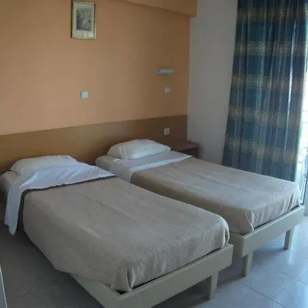 Kastelli Hotel, Hotel *