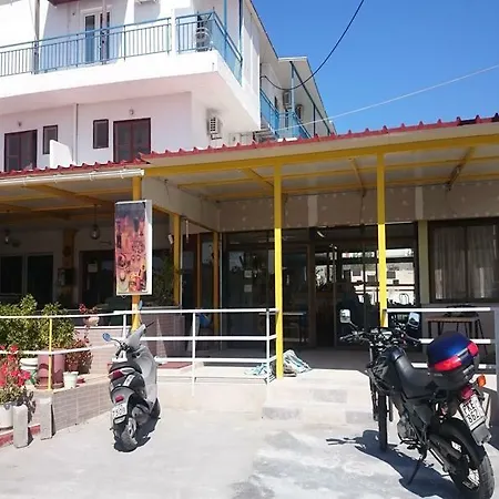 Kastelli Hotel, Hotel *