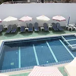 Kastelli Hotel, מלון *