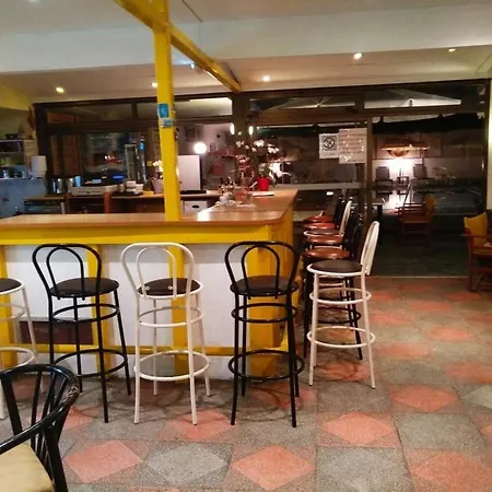 Kastelli Hotel, فندق أفانتو
