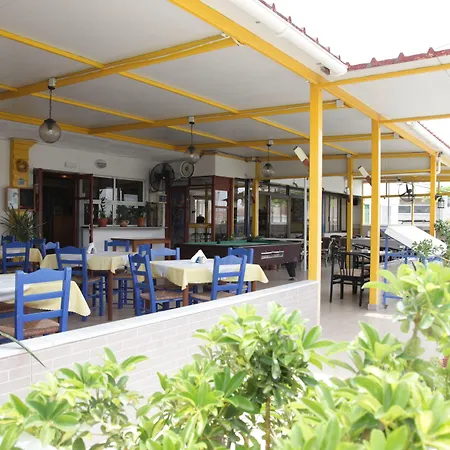 Kastelli Hotel, מלון