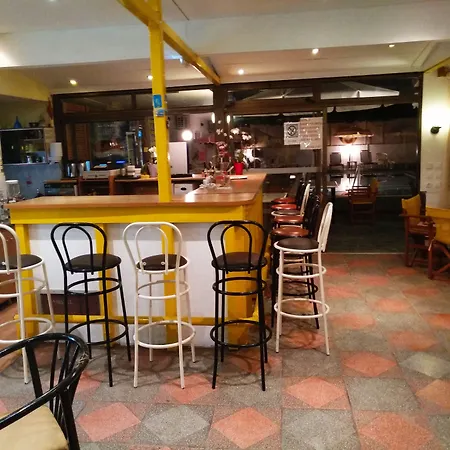 Kastelli Hotel, מלון