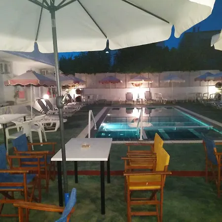 מלון Kastelli Hotel,