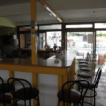 Kastelli Hotel, Hotel