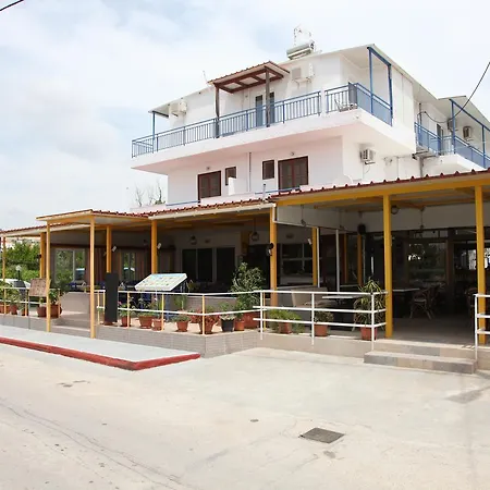 Kastelli Hotel, فندق أفانتو