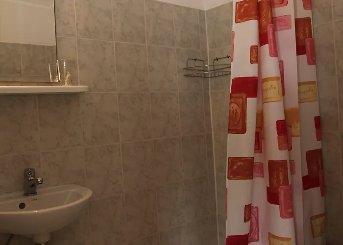 Kastelli Hotel, Hotel *