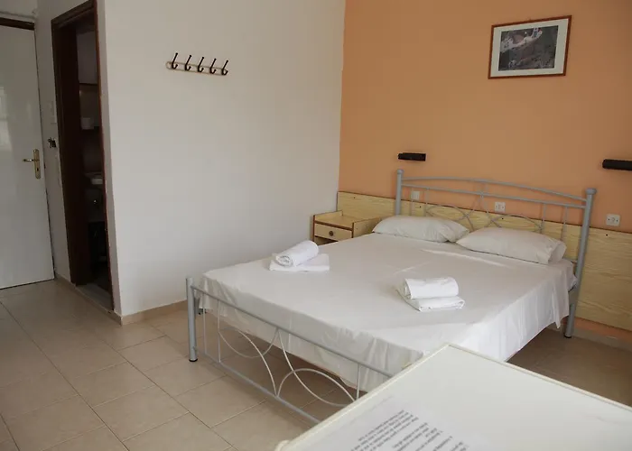Kastelli Hotel, Hotel