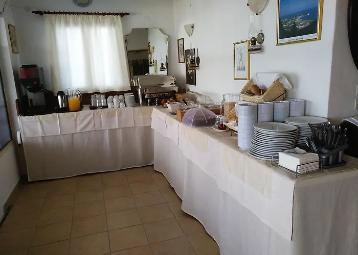 Kastelli Hotel, Hotel *