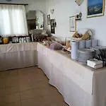 Kastelli Hotel, Hotell