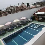 Kastelli Hotel, Hotel *