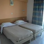 Kastelli Hotel, Hotel *