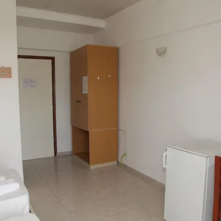 Kastelli Hotel, Hotel